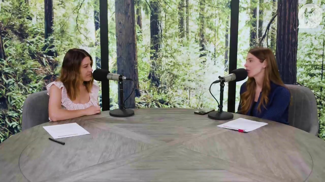 Ashley-Greene-dot-nl_TheTwilightEffectPostcast-Aflevering9NewMoonRewatchPart3of3-1022.jpg Ashley-Greene-dot-nl_TheTwilightEffectPostcast-Aflevering9NewMoonRewatchPart3of3-1022.jpg