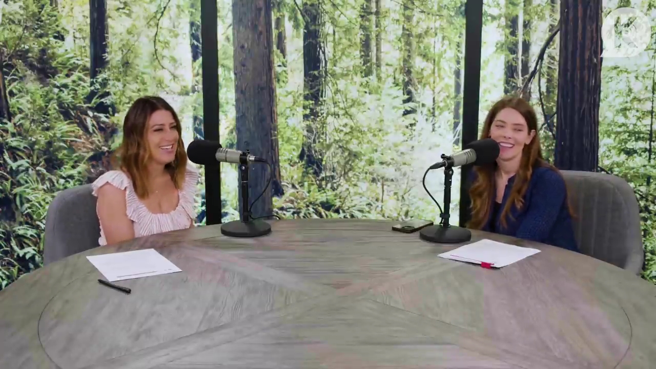 Ashley-Greene-dot-nl_TheTwilightEffectPostcast-Aflevering9NewMoonRewatchPart3of3-1037.jpg Ashley-Greene-dot-nl_TheTwilightEffectPostcast-Aflevering9NewMoonRewatchPart3of3-1037.jpg