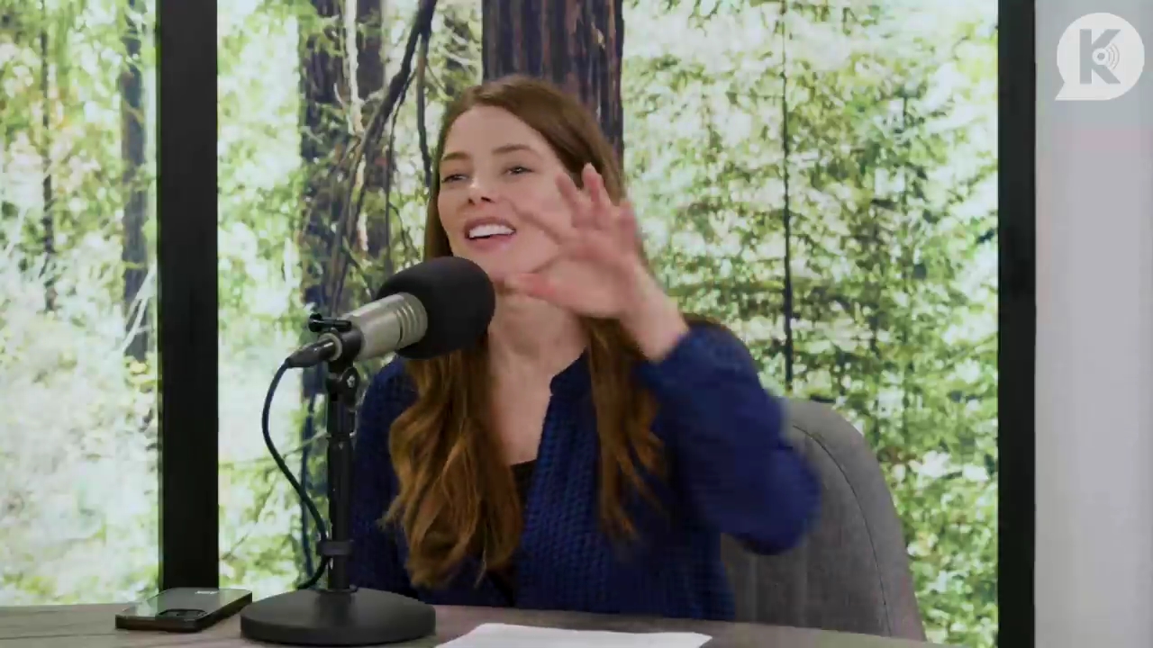 Ashley-Greene-dot-nl_TheTwilightEffectPostcast-Aflevering9NewMoonRewatchPart3of3-1047.jpg Ashley-Greene-dot-nl_TheTwilightEffectPostcast-Aflevering9NewMoonRewatchPart3of3-1047.jpg