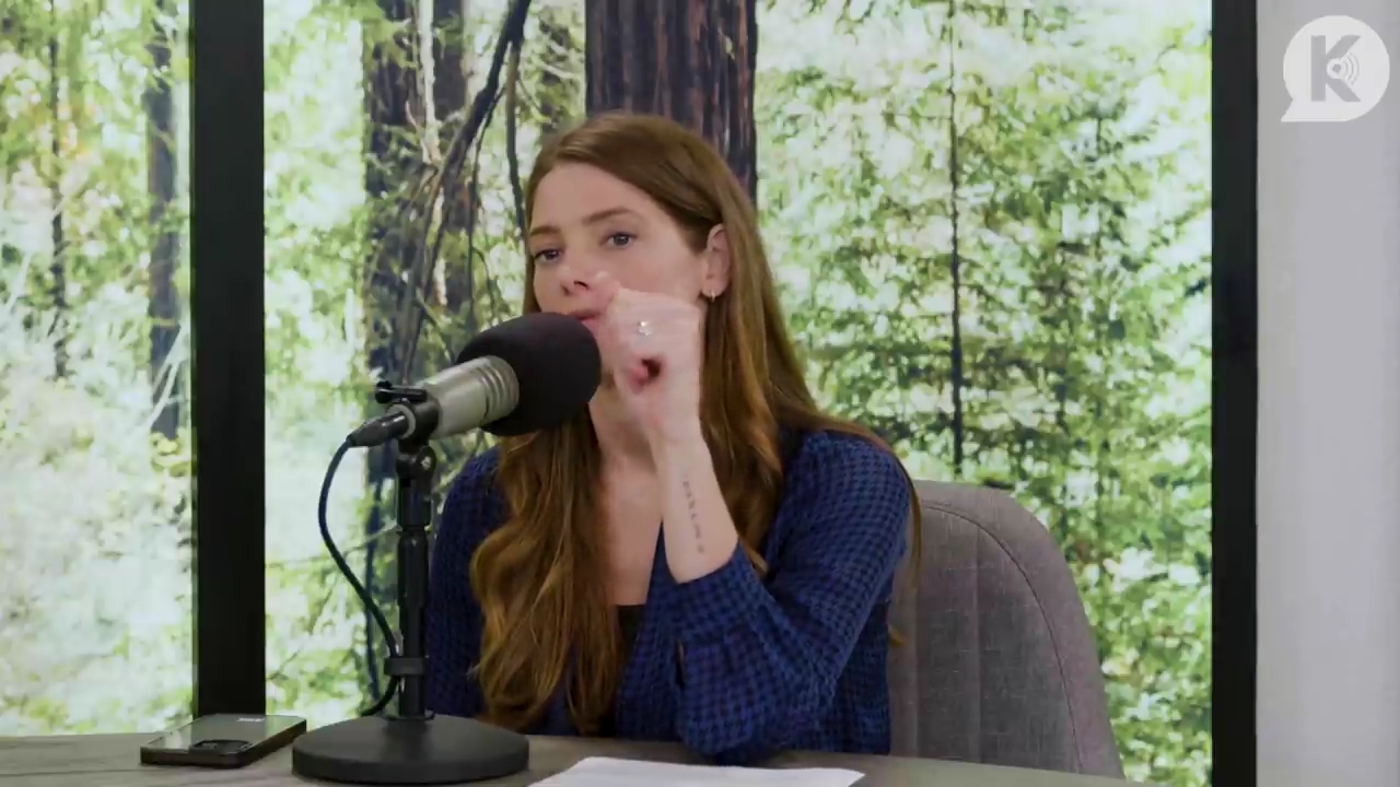 Ashley-Greene-dot-nl_TheTwilightEffectPostcast-Aflevering9NewMoonRewatchPart3of3-1059.jpg Ashley-Greene-dot-nl_TheTwilightEffectPostcast-Aflevering9NewMoonRewatchPart3of3-1059.jpg