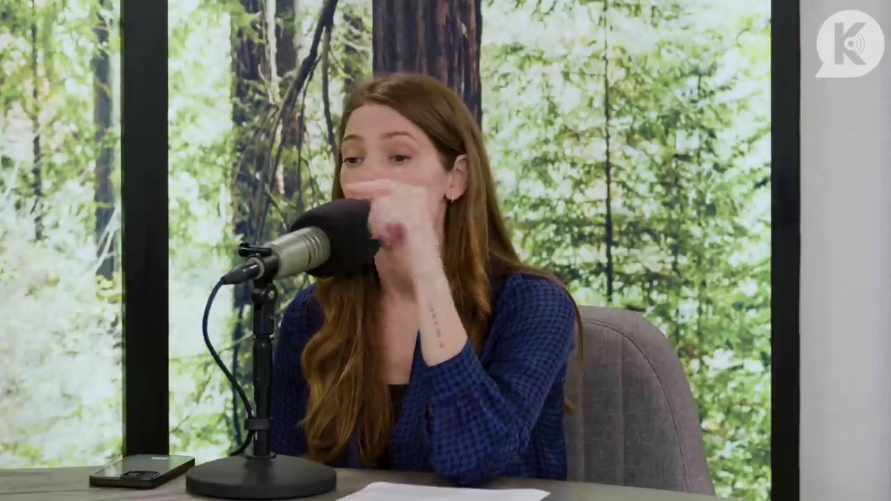 Ashley-Greene-dot-nl_TheTwilightEffectPostcast-Aflevering9NewMoonRewatchPart3of3-1063.jpg Ashley-Greene-dot-nl_TheTwilightEffectPostcast-Aflevering9NewMoonRewatchPart3of3-1063.jpg