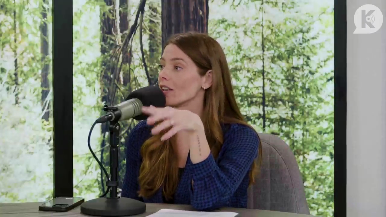 Ashley-Greene-dot-nl_TheTwilightEffectPostcast-Aflevering9NewMoonRewatchPart3of3-1066.jpg Ashley-Greene-dot-nl_TheTwilightEffectPostcast-Aflevering9NewMoonRewatchPart3of3-1066.jpg