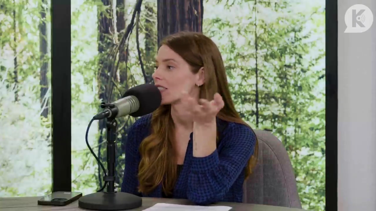 Ashley-Greene-dot-nl_TheTwilightEffectPostcast-Aflevering9NewMoonRewatchPart3of3-1067.jpg Ashley-Greene-dot-nl_TheTwilightEffectPostcast-Aflevering9NewMoonRewatchPart3of3-1067.jpg