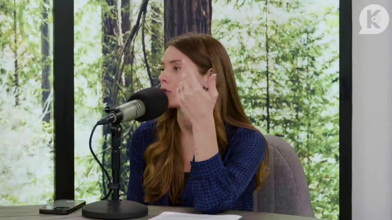 Ashley-Greene-dot-nl_TheTwilightEffectPostcast-Aflevering9NewMoonRewatchPart3of3-1068.jpg Ashley-Greene-dot-nl_TheTwilightEffectPostcast-Aflevering9NewMoonRewatchPart3of3-1068.jpg