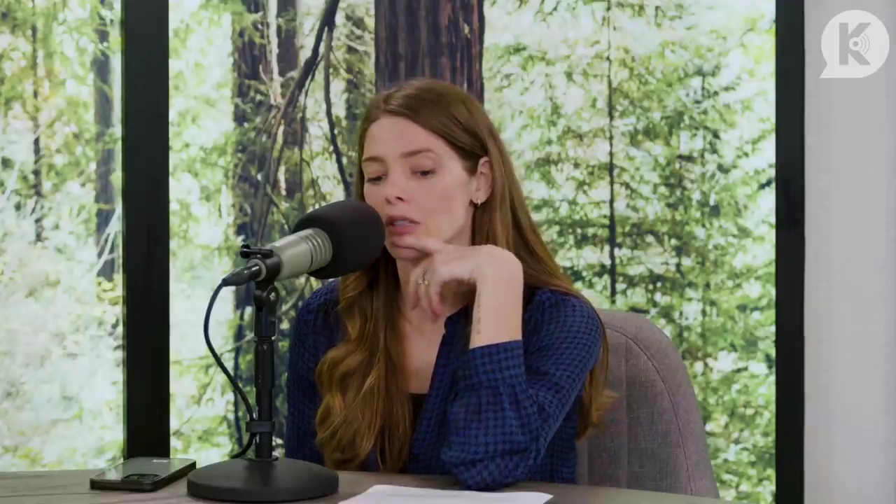 Ashley-Greene-dot-nl_TheTwilightEffectPostcast-Aflevering9NewMoonRewatchPart3of3-1071.jpg Ashley-Greene-dot-nl_TheTwilightEffectPostcast-Aflevering9NewMoonRewatchPart3of3-1071.jpg