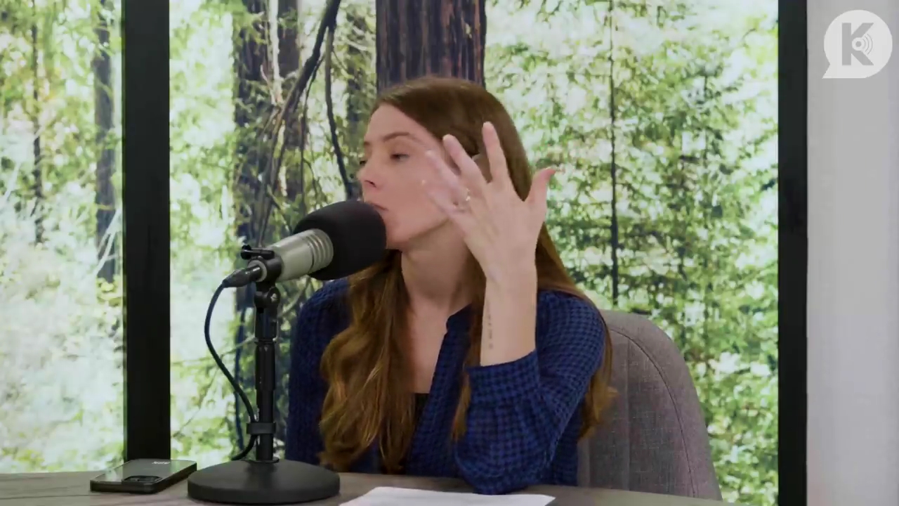 Ashley-Greene-dot-nl_TheTwilightEffectPostcast-Aflevering9NewMoonRewatchPart3of3-1073.jpg Ashley-Greene-dot-nl_TheTwilightEffectPostcast-Aflevering9NewMoonRewatchPart3of3-1073.jpg