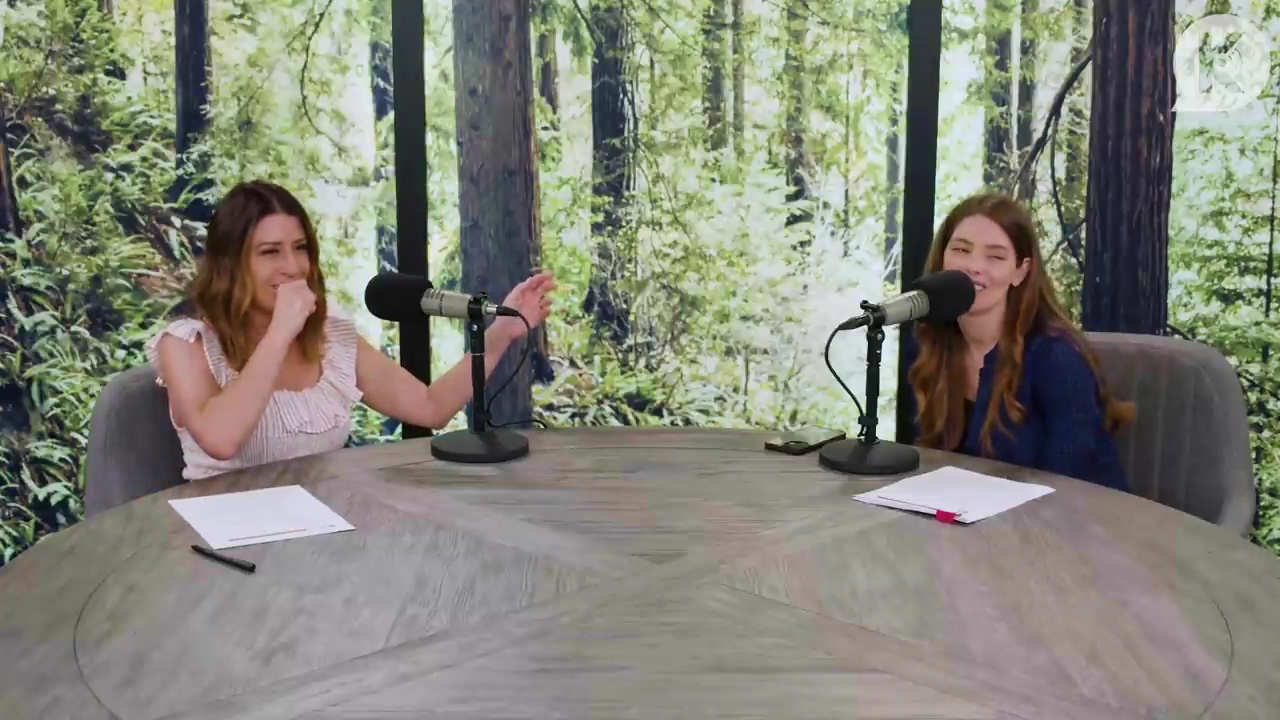 Ashley-Greene-dot-nl_TheTwilightEffectPostcast-Aflevering9NewMoonRewatchPart3of3-1085.jpg Ashley-Greene-dot-nl_TheTwilightEffectPostcast-Aflevering9NewMoonRewatchPart3of3-1085.jpg