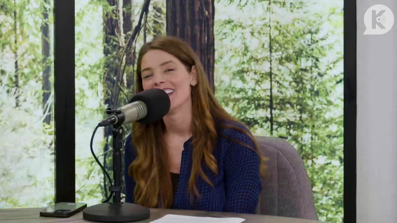 Ashley-Greene-dot-nl_TheTwilightEffectPostcast-Aflevering9NewMoonRewatchPart3of3-1094.jpg Ashley-Greene-dot-nl_TheTwilightEffectPostcast-Aflevering9NewMoonRewatchPart3of3-1094.jpg