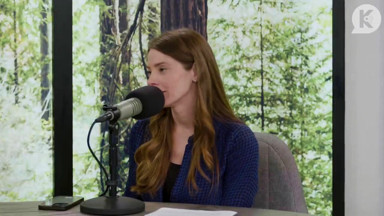 Ashley-Greene-dot-nl_TheTwilightEffectPostcast-Aflevering9NewMoonRewatchPart3of3-1113.jpg Ashley-Greene-dot-nl_TheTwilightEffectPostcast-Aflevering9NewMoonRewatchPart3of3-1113.jpg