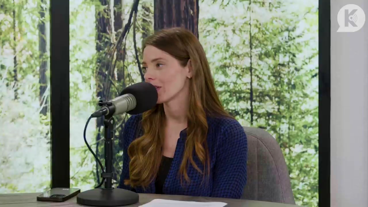 Ashley-Greene-dot-nl_TheTwilightEffectPostcast-Aflevering9NewMoonRewatchPart3of3-1114.jpg Ashley-Greene-dot-nl_TheTwilightEffectPostcast-Aflevering9NewMoonRewatchPart3of3-1114.jpg
