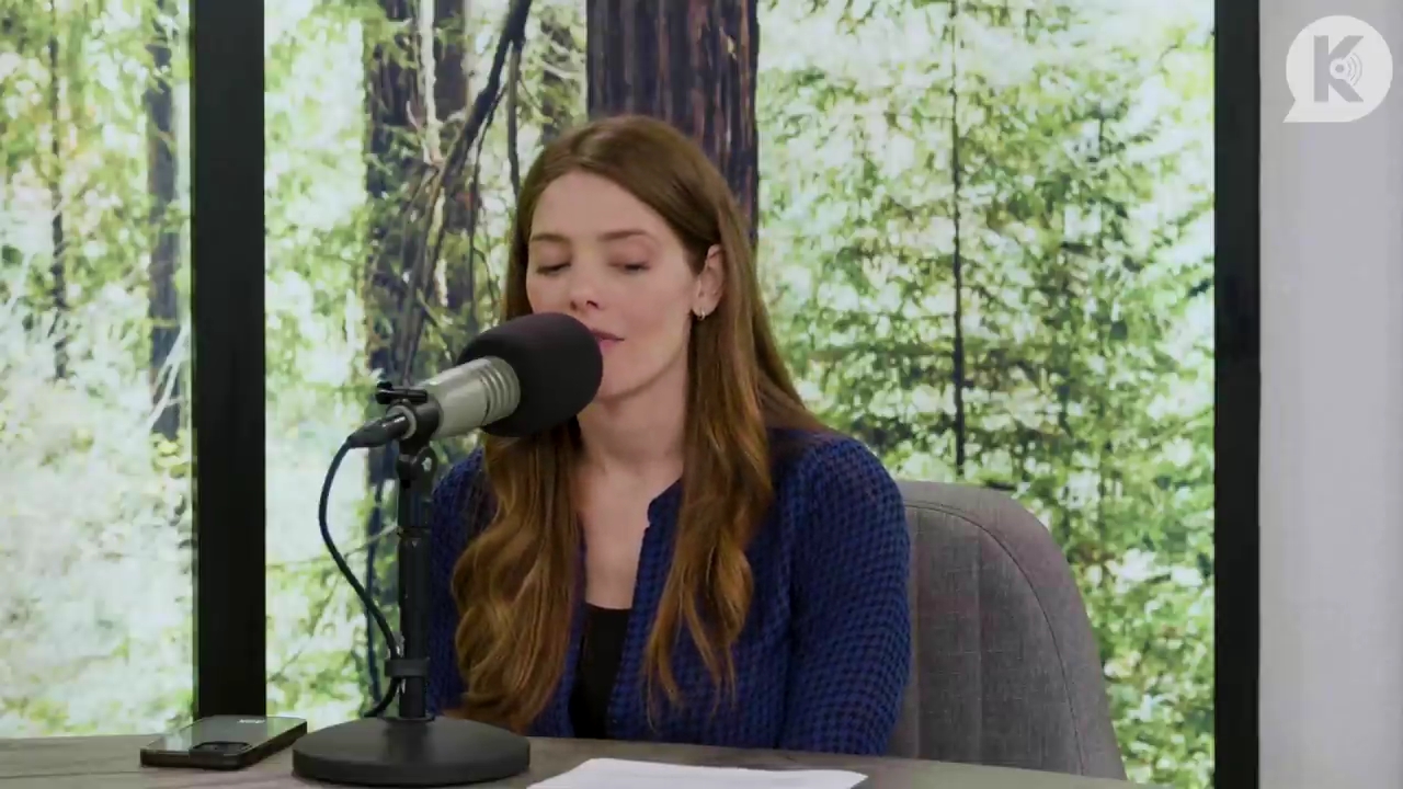 Ashley-Greene-dot-nl_TheTwilightEffectPostcast-Aflevering9NewMoonRewatchPart3of3-1143.jpg Ashley-Greene-dot-nl_TheTwilightEffectPostcast-Aflevering9NewMoonRewatchPart3of3-1143.jpg