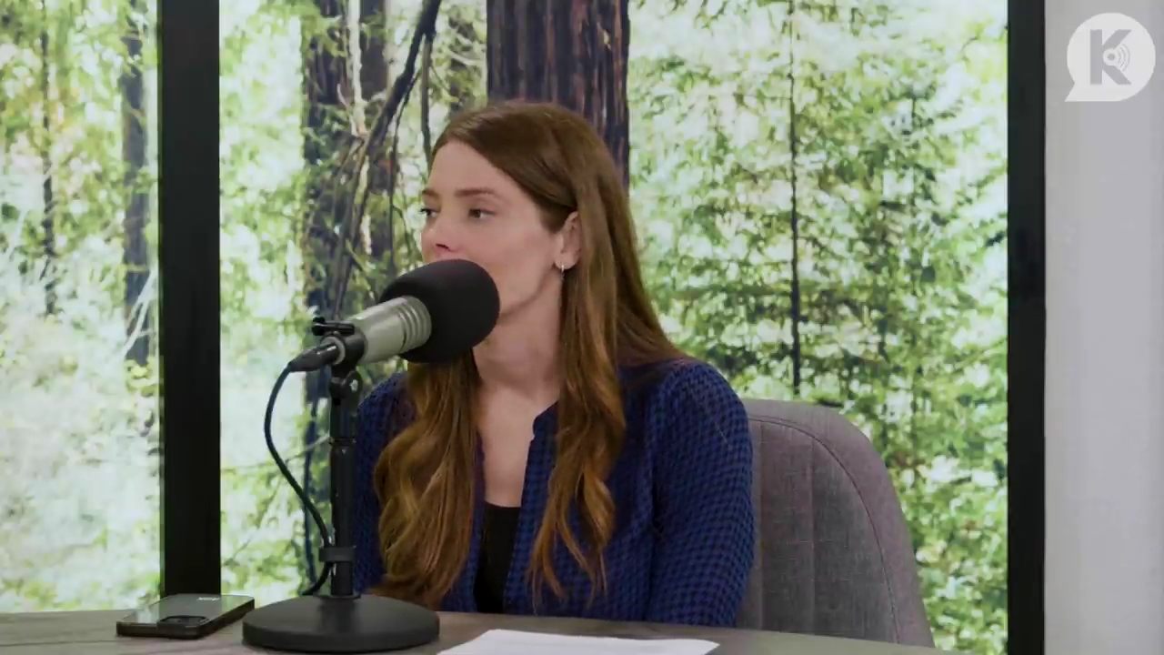 Ashley-Greene-dot-nl_TheTwilightEffectPostcast-Aflevering9NewMoonRewatchPart3of3-1147.jpg Ashley-Greene-dot-nl_TheTwilightEffectPostcast-Aflevering9NewMoonRewatchPart3of3-1147.jpg