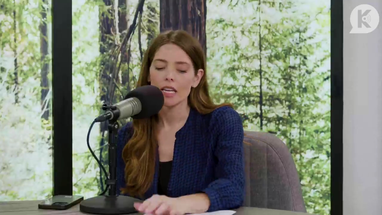 Ashley-Greene-dot-nl_TheTwilightEffectPostcast-Aflevering9NewMoonRewatchPart3of3-1166.jpg Ashley-Greene-dot-nl_TheTwilightEffectPostcast-Aflevering9NewMoonRewatchPart3of3-1166.jpg