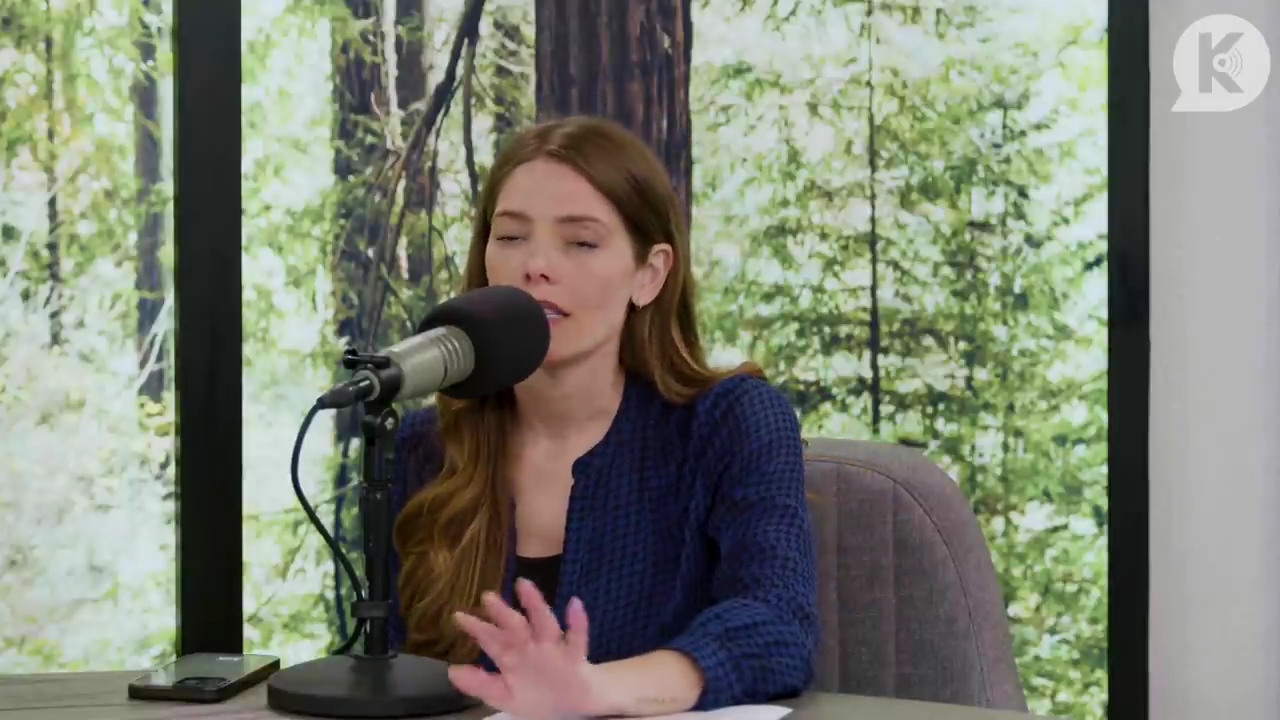 Ashley-Greene-dot-nl_TheTwilightEffectPostcast-Aflevering9NewMoonRewatchPart3of3-1168.jpg Ashley-Greene-dot-nl_TheTwilightEffectPostcast-Aflevering9NewMoonRewatchPart3of3-1168.jpg