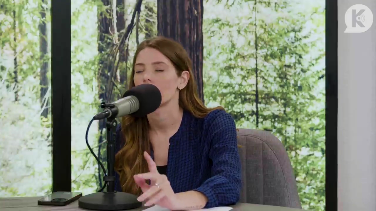 Ashley-Greene-dot-nl_TheTwilightEffectPostcast-Aflevering9NewMoonRewatchPart3of3-1174.jpg Ashley-Greene-dot-nl_TheTwilightEffectPostcast-Aflevering9NewMoonRewatchPart3of3-1174.jpg