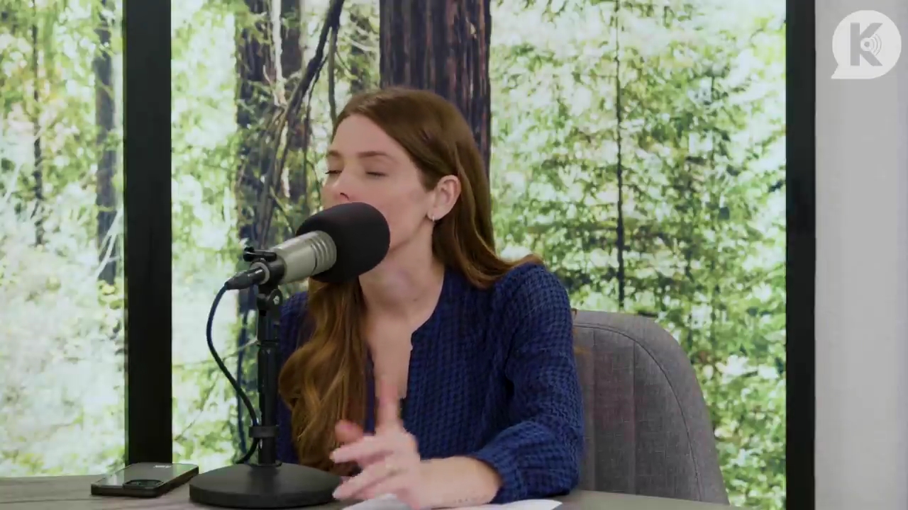 Ashley-Greene-dot-nl_TheTwilightEffectPostcast-Aflevering9NewMoonRewatchPart3of3-1175.jpg Ashley-Greene-dot-nl_TheTwilightEffectPostcast-Aflevering9NewMoonRewatchPart3of3-1175.jpg