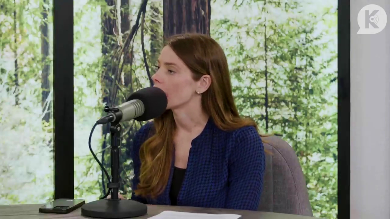 Ashley-Greene-dot-nl_TheTwilightEffectPostcast-Aflevering9NewMoonRewatchPart3of3-1182.jpg Ashley-Greene-dot-nl_TheTwilightEffectPostcast-Aflevering9NewMoonRewatchPart3of3-1182.jpg