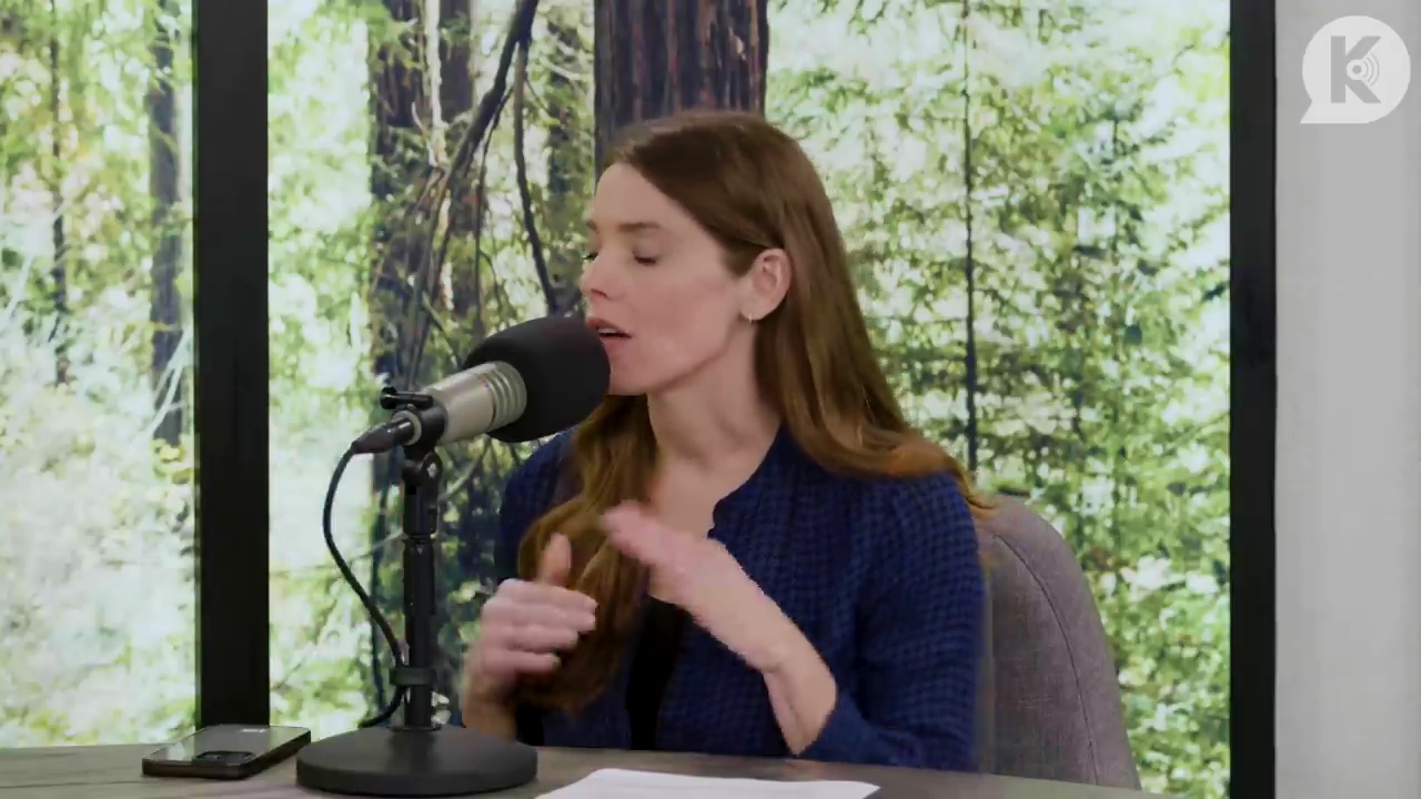 Ashley-Greene-dot-nl_TheTwilightEffectPostcast-Aflevering9NewMoonRewatchPart3of3-1187.jpg Ashley-Greene-dot-nl_TheTwilightEffectPostcast-Aflevering9NewMoonRewatchPart3of3-1187.jpg