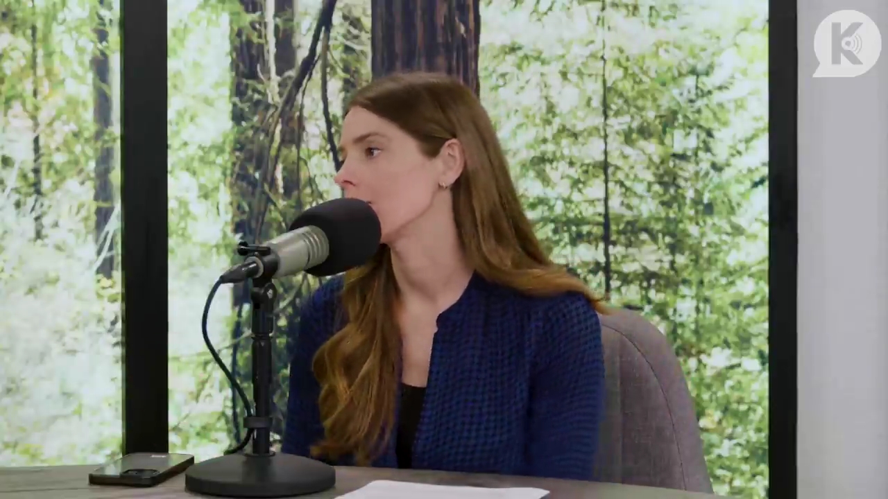 Ashley-Greene-dot-nl_TheTwilightEffectPostcast-Aflevering9NewMoonRewatchPart3of3-1192.jpg Ashley-Greene-dot-nl_TheTwilightEffectPostcast-Aflevering9NewMoonRewatchPart3of3-1192.jpg