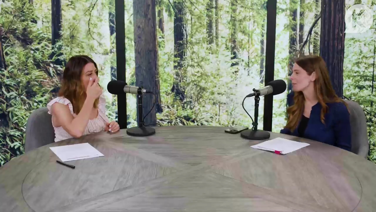 Ashley-Greene-dot-nl_TheTwilightEffectPostcast-Aflevering9NewMoonRewatchPart3of3-1200.jpg Ashley-Greene-dot-nl_TheTwilightEffectPostcast-Aflevering9NewMoonRewatchPart3of3-1200.jpg