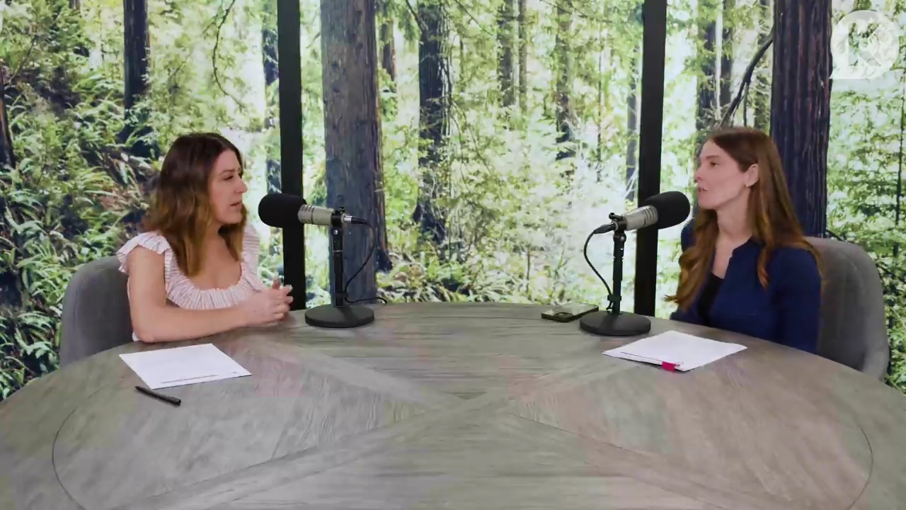 Ashley-Greene-dot-nl_TheTwilightEffectPostcast-Aflevering9NewMoonRewatchPart3of3-1201.jpg Ashley-Greene-dot-nl_TheTwilightEffectPostcast-Aflevering9NewMoonRewatchPart3of3-1201.jpg