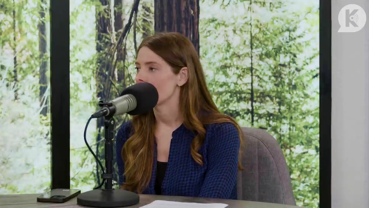 Ashley-Greene-dot-nl_TheTwilightEffectPostcast-Aflevering9NewMoonRewatchPart3of3-1217.jpg Ashley-Greene-dot-nl_TheTwilightEffectPostcast-Aflevering9NewMoonRewatchPart3of3-1217.jpg