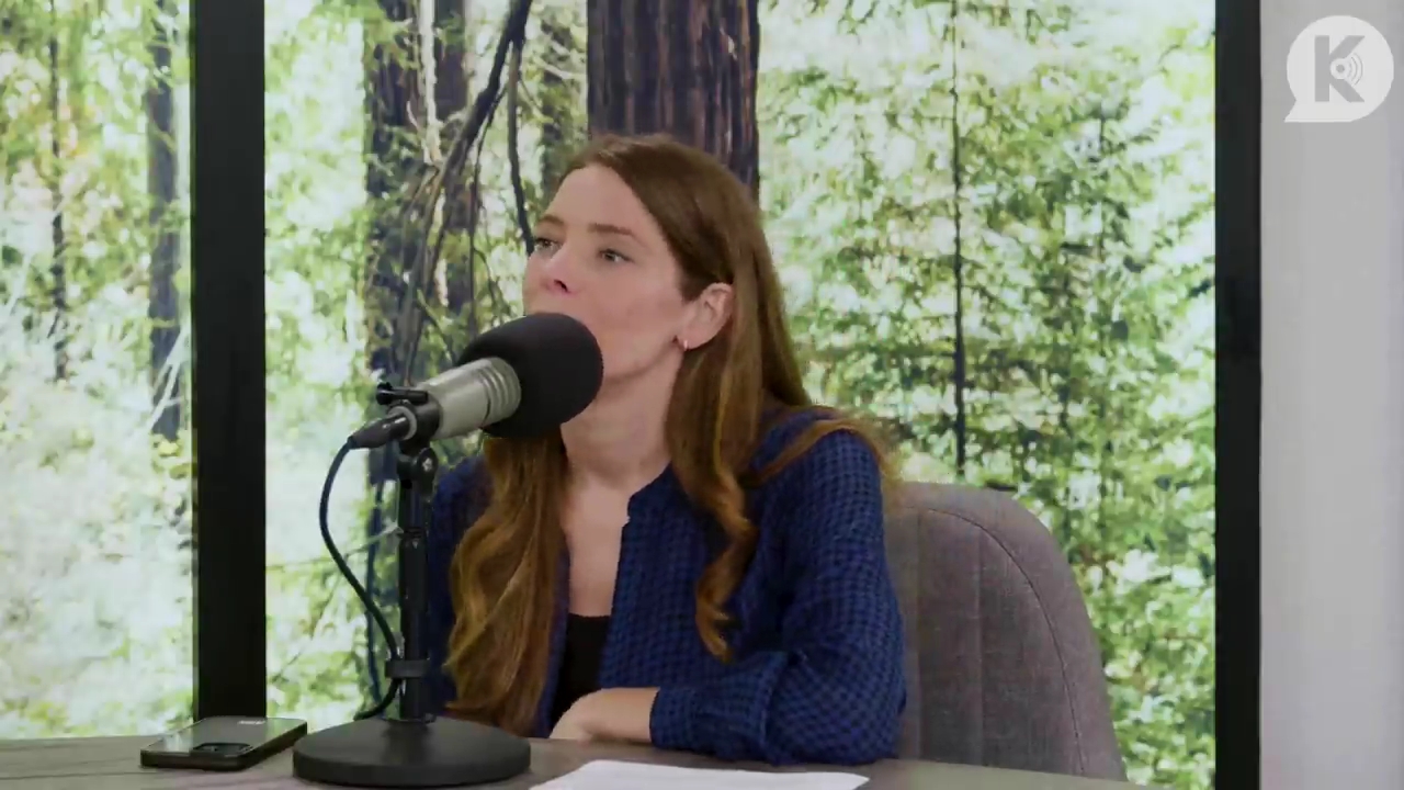 Ashley-Greene-dot-nl_TheTwilightEffectPostcast-Aflevering9NewMoonRewatchPart3of3-1230.jpg Ashley-Greene-dot-nl_TheTwilightEffectPostcast-Aflevering9NewMoonRewatchPart3of3-1230.jpg
