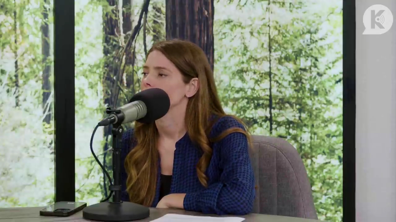 Ashley-Greene-dot-nl_TheTwilightEffectPostcast-Aflevering9NewMoonRewatchPart3of3-1232.jpg Ashley-Greene-dot-nl_TheTwilightEffectPostcast-Aflevering9NewMoonRewatchPart3of3-1232.jpg