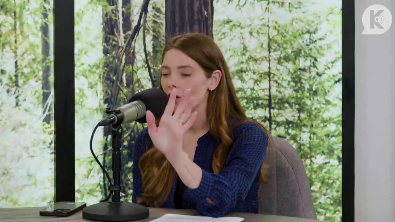 Ashley-Greene-dot-nl_TheTwilightEffectPostcast-Aflevering9NewMoonRewatchPart3of3-1246.jpg Ashley-Greene-dot-nl_TheTwilightEffectPostcast-Aflevering9NewMoonRewatchPart3of3-1246.jpg