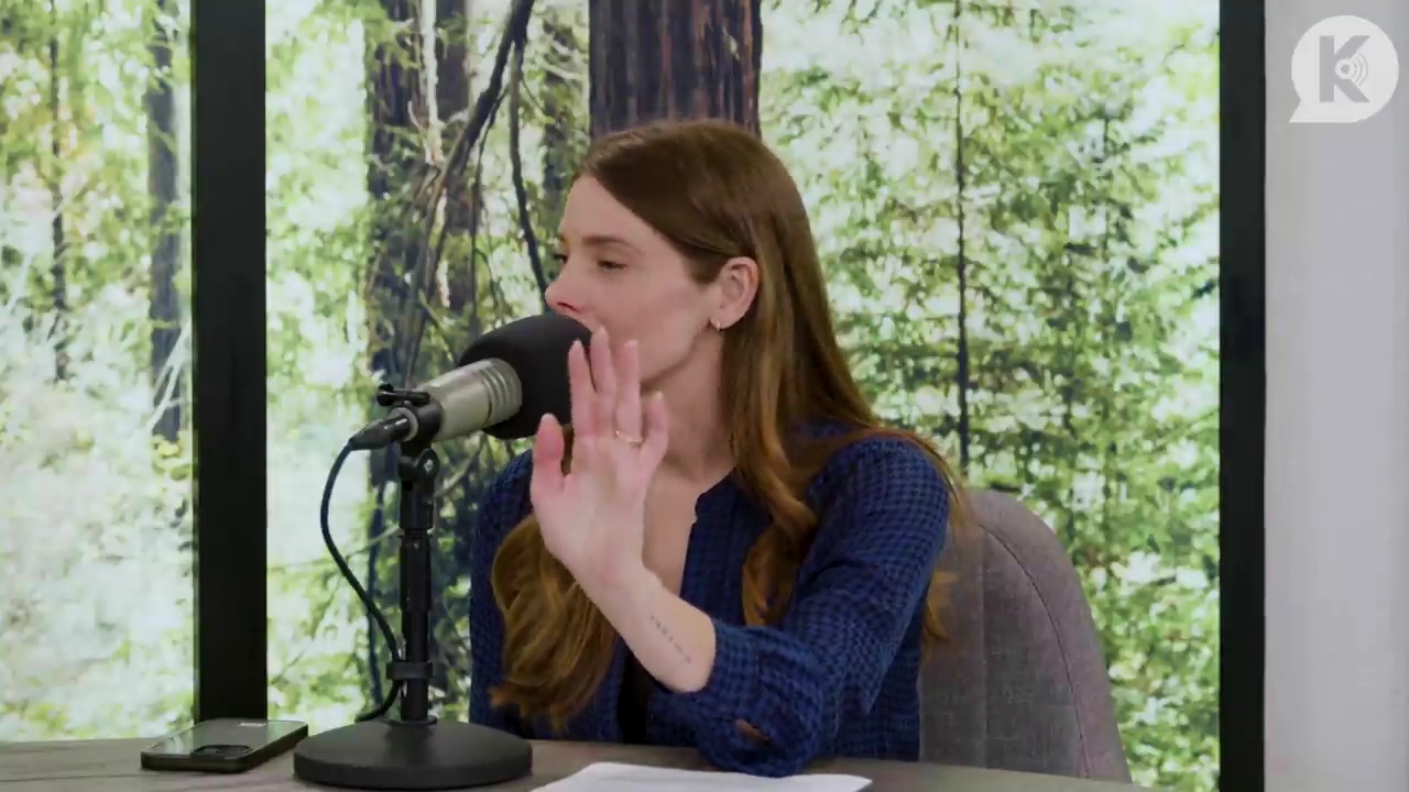 Ashley-Greene-dot-nl_TheTwilightEffectPostcast-Aflevering9NewMoonRewatchPart3of3-1247.jpg Ashley-Greene-dot-nl_TheTwilightEffectPostcast-Aflevering9NewMoonRewatchPart3of3-1247.jpg