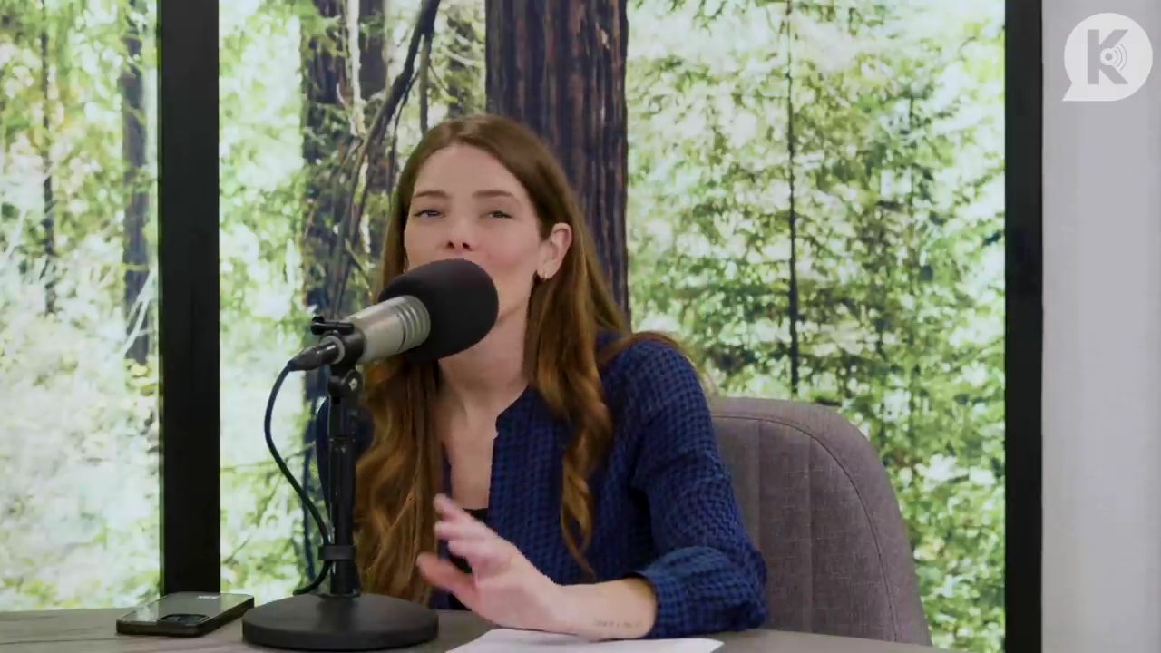 Ashley-Greene-dot-nl_TheTwilightEffectPostcast-Aflevering9NewMoonRewatchPart3of3-1253.jpg Ashley-Greene-dot-nl_TheTwilightEffectPostcast-Aflevering9NewMoonRewatchPart3of3-1253.jpg