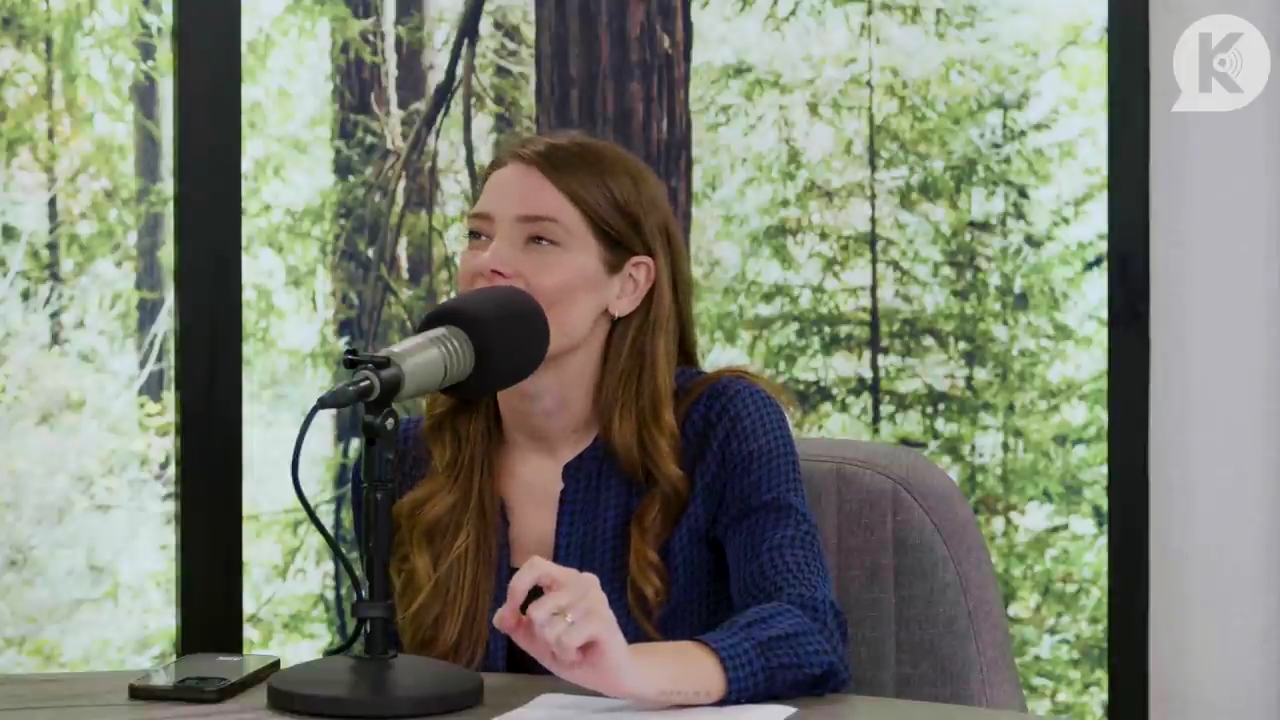 Ashley-Greene-dot-nl_TheTwilightEffectPostcast-Aflevering9NewMoonRewatchPart3of3-1257.jpg Ashley-Greene-dot-nl_TheTwilightEffectPostcast-Aflevering9NewMoonRewatchPart3of3-1257.jpg