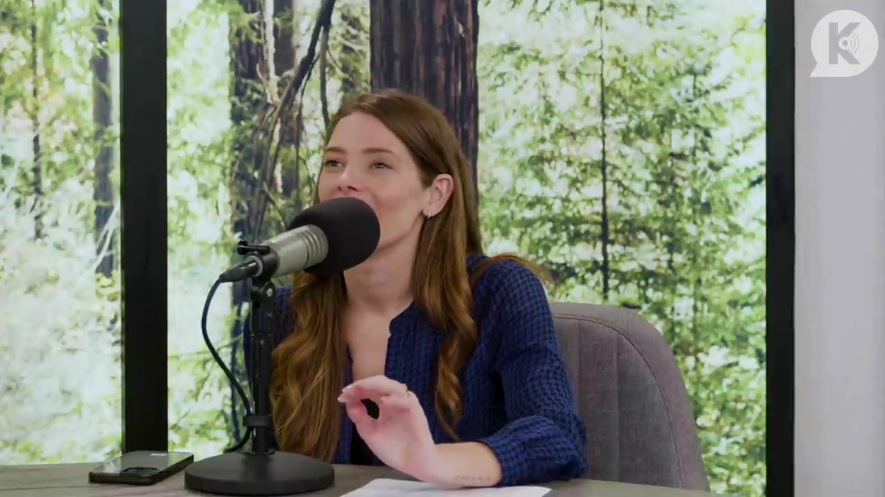 Ashley-Greene-dot-nl_TheTwilightEffectPostcast-Aflevering9NewMoonRewatchPart3of3-1258.jpg Ashley-Greene-dot-nl_TheTwilightEffectPostcast-Aflevering9NewMoonRewatchPart3of3-1258.jpg