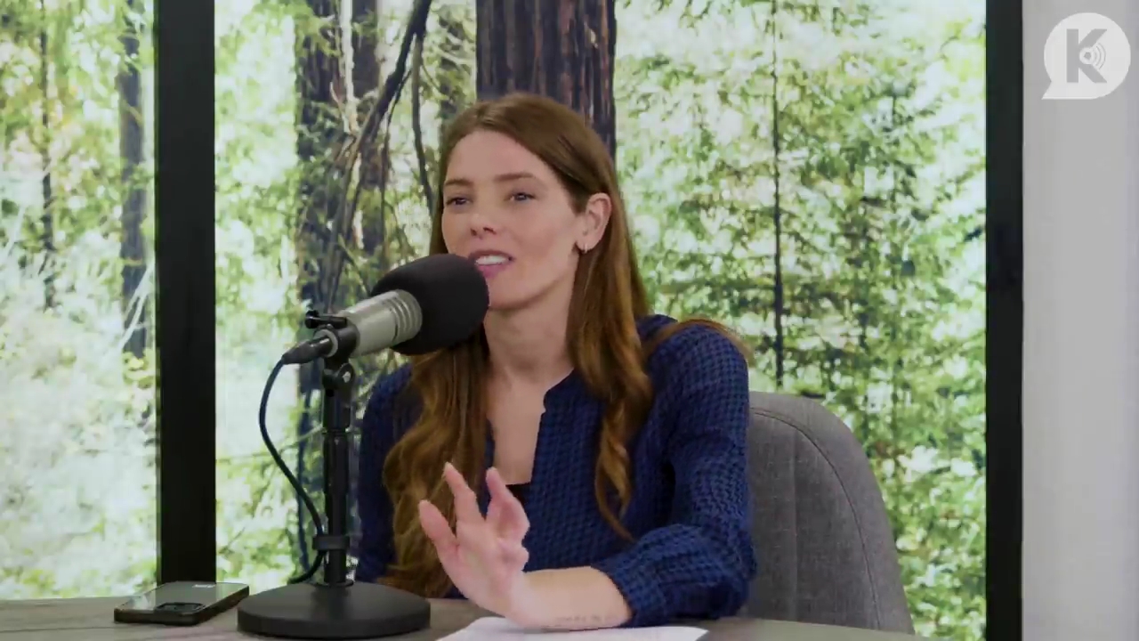 Ashley-Greene-dot-nl_TheTwilightEffectPostcast-Aflevering9NewMoonRewatchPart3of3-1262.jpg Ashley-Greene-dot-nl_TheTwilightEffectPostcast-Aflevering9NewMoonRewatchPart3of3-1262.jpg