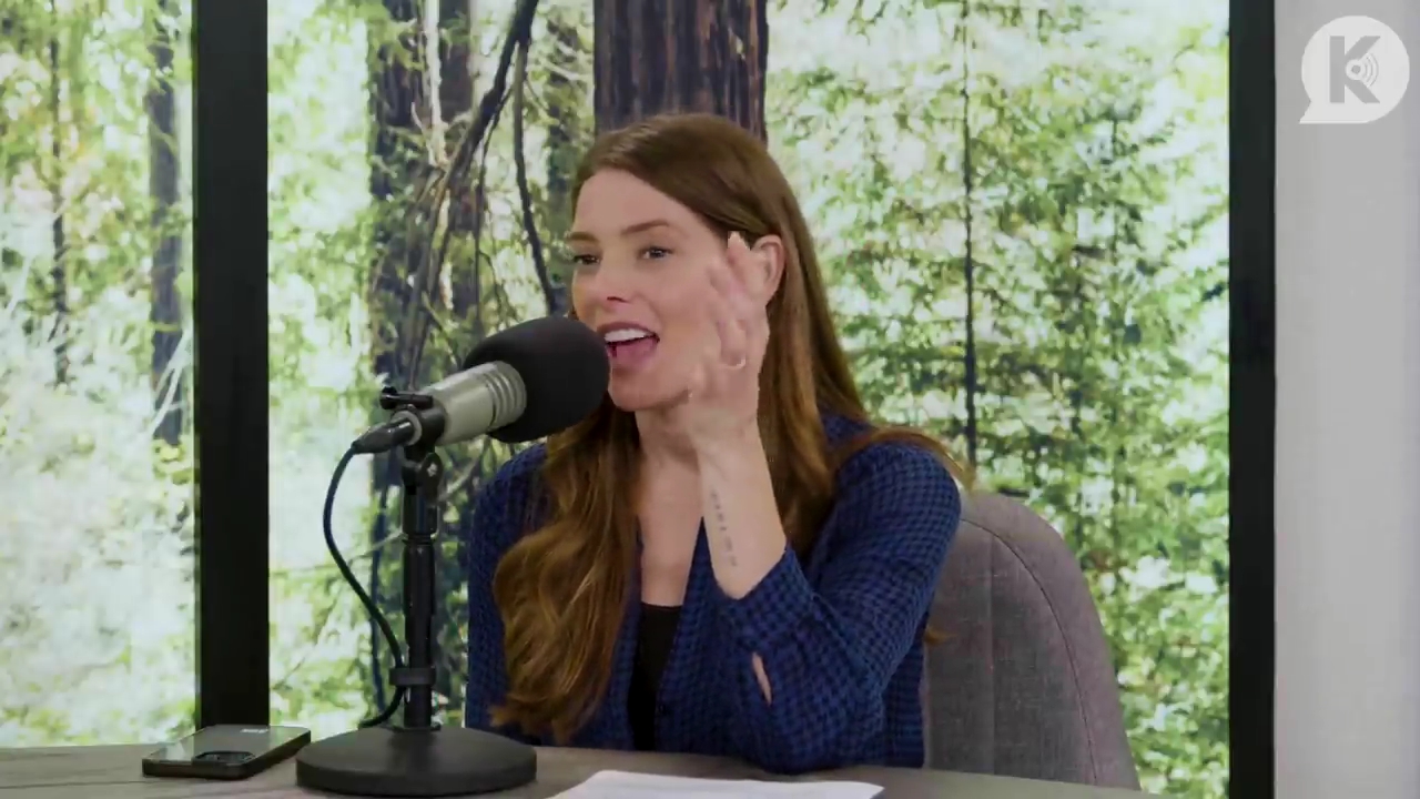 Ashley-Greene-dot-nl_TheTwilightEffectPostcast-Aflevering9NewMoonRewatchPart3of3-1269.jpg Ashley-Greene-dot-nl_TheTwilightEffectPostcast-Aflevering9NewMoonRewatchPart3of3-1269.jpg