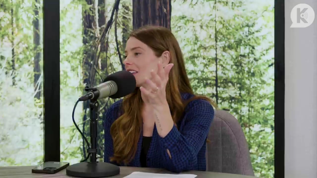 Ashley-Greene-dot-nl_TheTwilightEffectPostcast-Aflevering9NewMoonRewatchPart3of3-1270.jpg Ashley-Greene-dot-nl_TheTwilightEffectPostcast-Aflevering9NewMoonRewatchPart3of3-1270.jpg