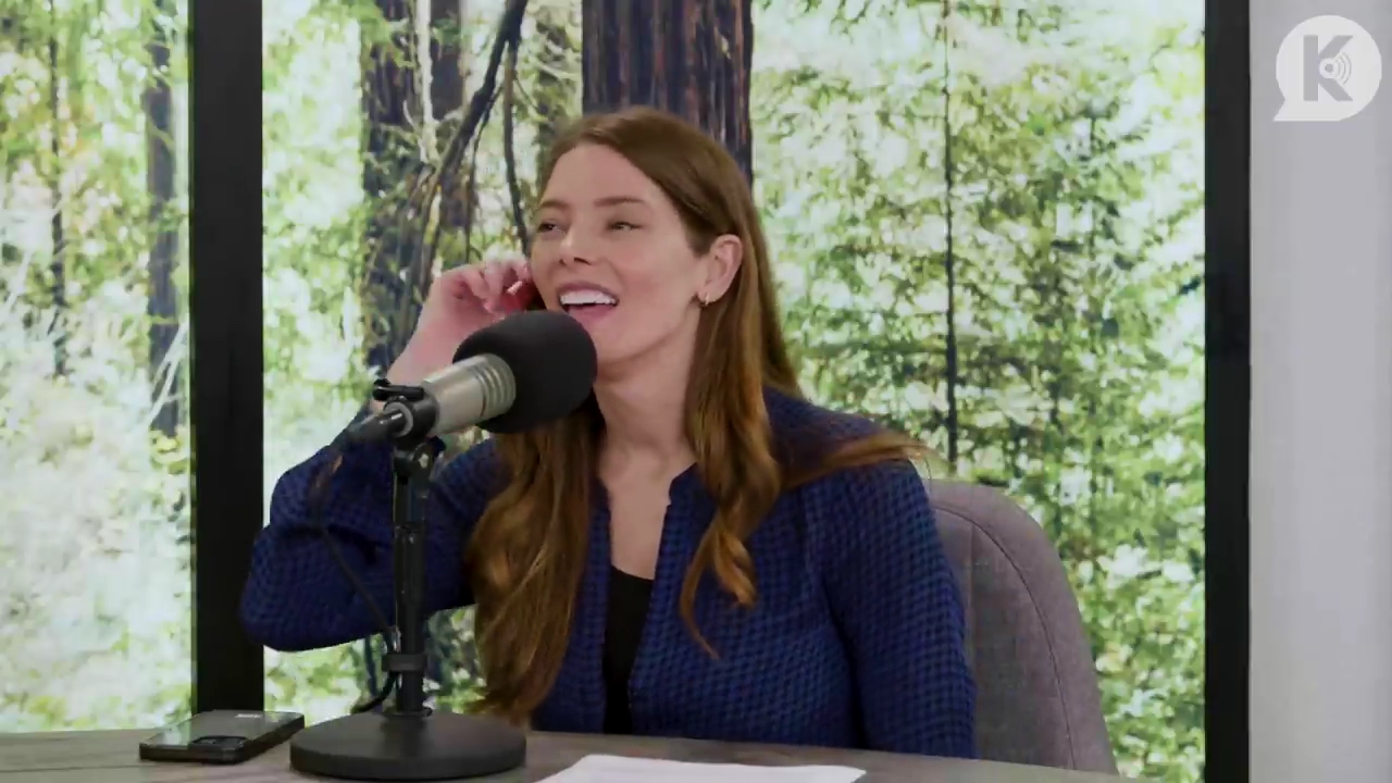 Ashley-Greene-dot-nl_TheTwilightEffectPostcast-Aflevering9NewMoonRewatchPart3of3-1277.jpg Ashley-Greene-dot-nl_TheTwilightEffectPostcast-Aflevering9NewMoonRewatchPart3of3-1277.jpg