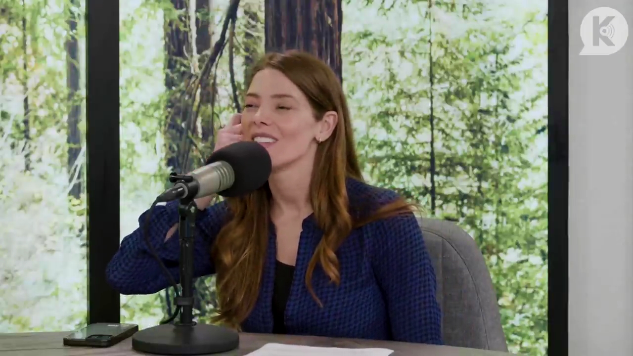 Ashley-Greene-dot-nl_TheTwilightEffectPostcast-Aflevering9NewMoonRewatchPart3of3-1278.jpg Ashley-Greene-dot-nl_TheTwilightEffectPostcast-Aflevering9NewMoonRewatchPart3of3-1278.jpg