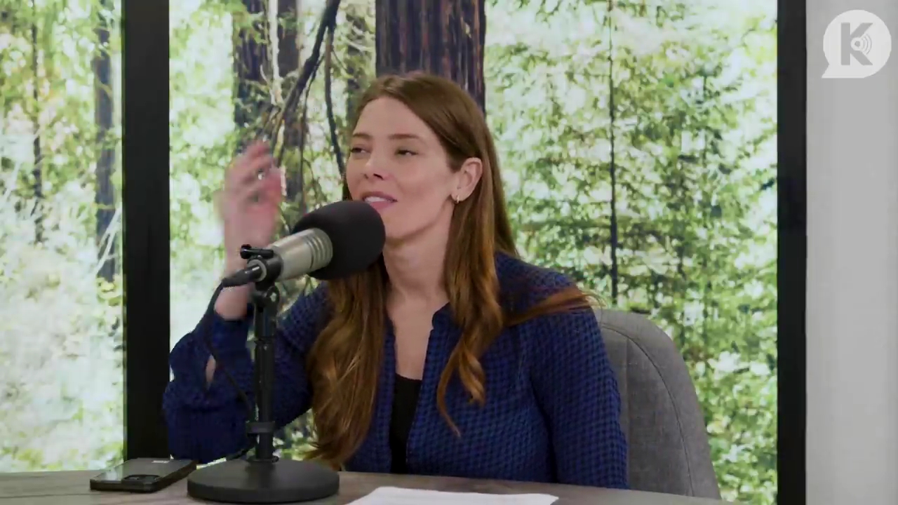 Ashley-Greene-dot-nl_TheTwilightEffectPostcast-Aflevering9NewMoonRewatchPart3of3-1279.jpg Ashley-Greene-dot-nl_TheTwilightEffectPostcast-Aflevering9NewMoonRewatchPart3of3-1279.jpg