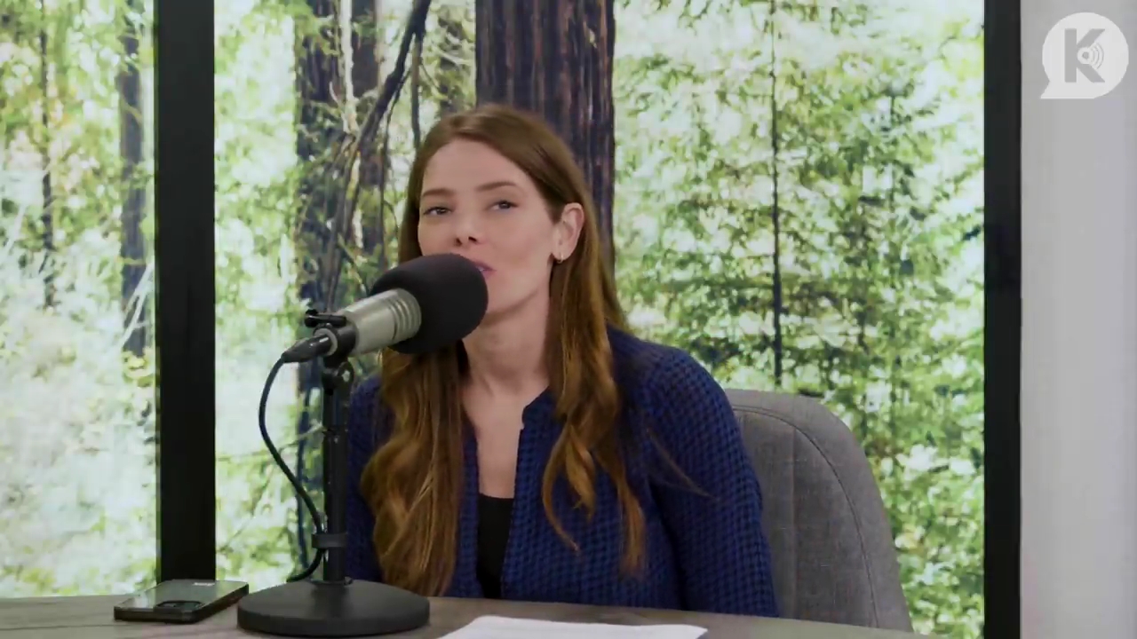 Ashley-Greene-dot-nl_TheTwilightEffectPostcast-Aflevering9NewMoonRewatchPart3of3-1281.jpg Ashley-Greene-dot-nl_TheTwilightEffectPostcast-Aflevering9NewMoonRewatchPart3of3-1281.jpg