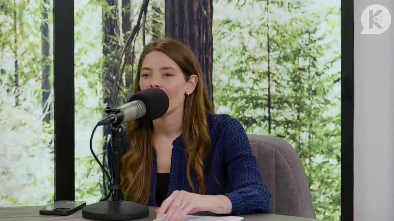 Ashley-Greene-dot-nl_TheTwilightEffectPostcast-Aflevering9NewMoonRewatchPart3of3-1295.jpg Ashley-Greene-dot-nl_TheTwilightEffectPostcast-Aflevering9NewMoonRewatchPart3of3-1295.jpg