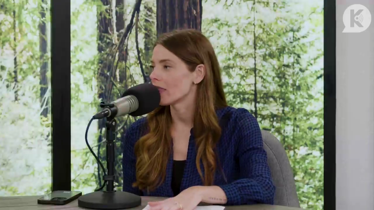 Ashley-Greene-dot-nl_TheTwilightEffectPostcast-Aflevering9NewMoonRewatchPart3of3-1308.jpg Ashley-Greene-dot-nl_TheTwilightEffectPostcast-Aflevering9NewMoonRewatchPart3of3-1308.jpg