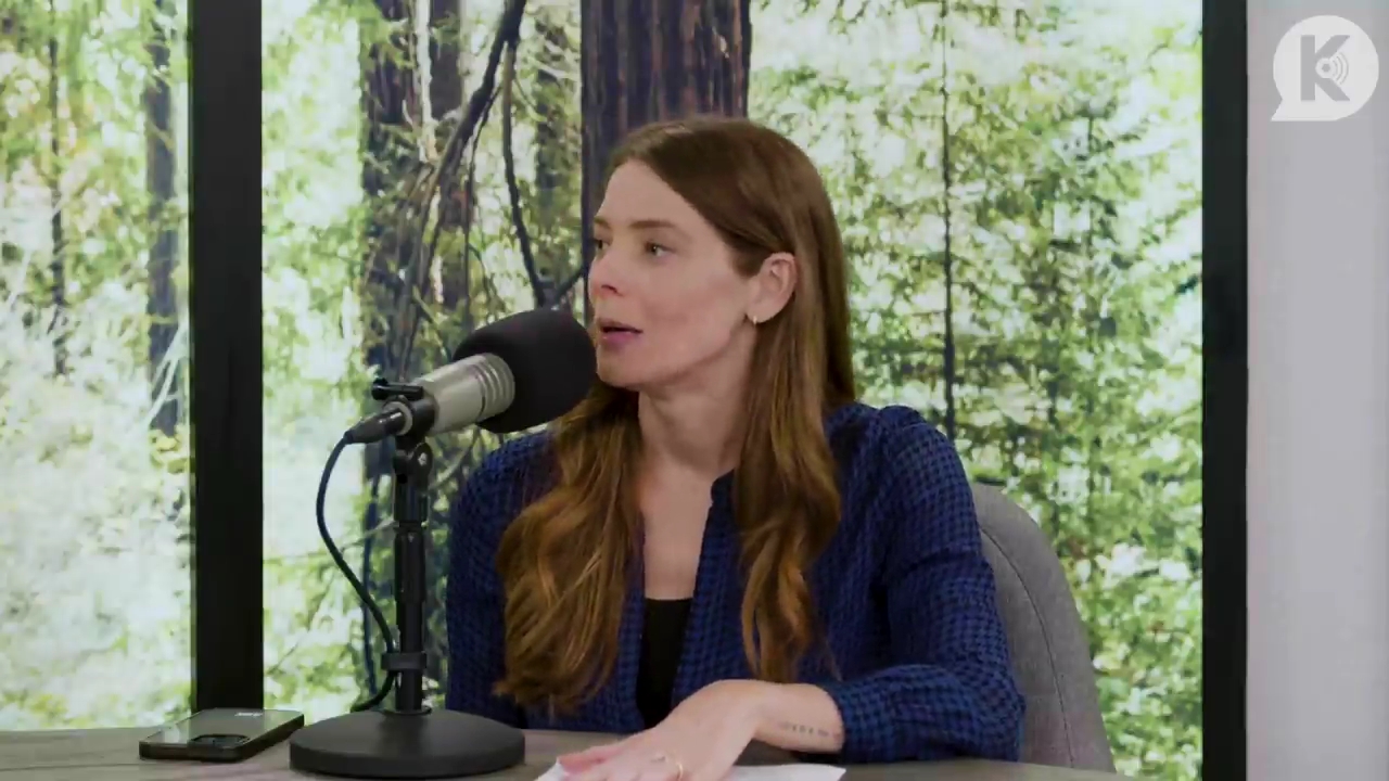 Ashley-Greene-dot-nl_TheTwilightEffectPostcast-Aflevering9NewMoonRewatchPart3of3-1309.jpg Ashley-Greene-dot-nl_TheTwilightEffectPostcast-Aflevering9NewMoonRewatchPart3of3-1309.jpg