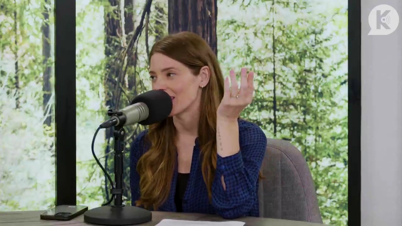 Ashley-Greene-dot-nl_TheTwilightEffectPostcast-Aflevering9NewMoonRewatchPart3of3-1324.jpg Ashley-Greene-dot-nl_TheTwilightEffectPostcast-Aflevering9NewMoonRewatchPart3of3-1324.jpg