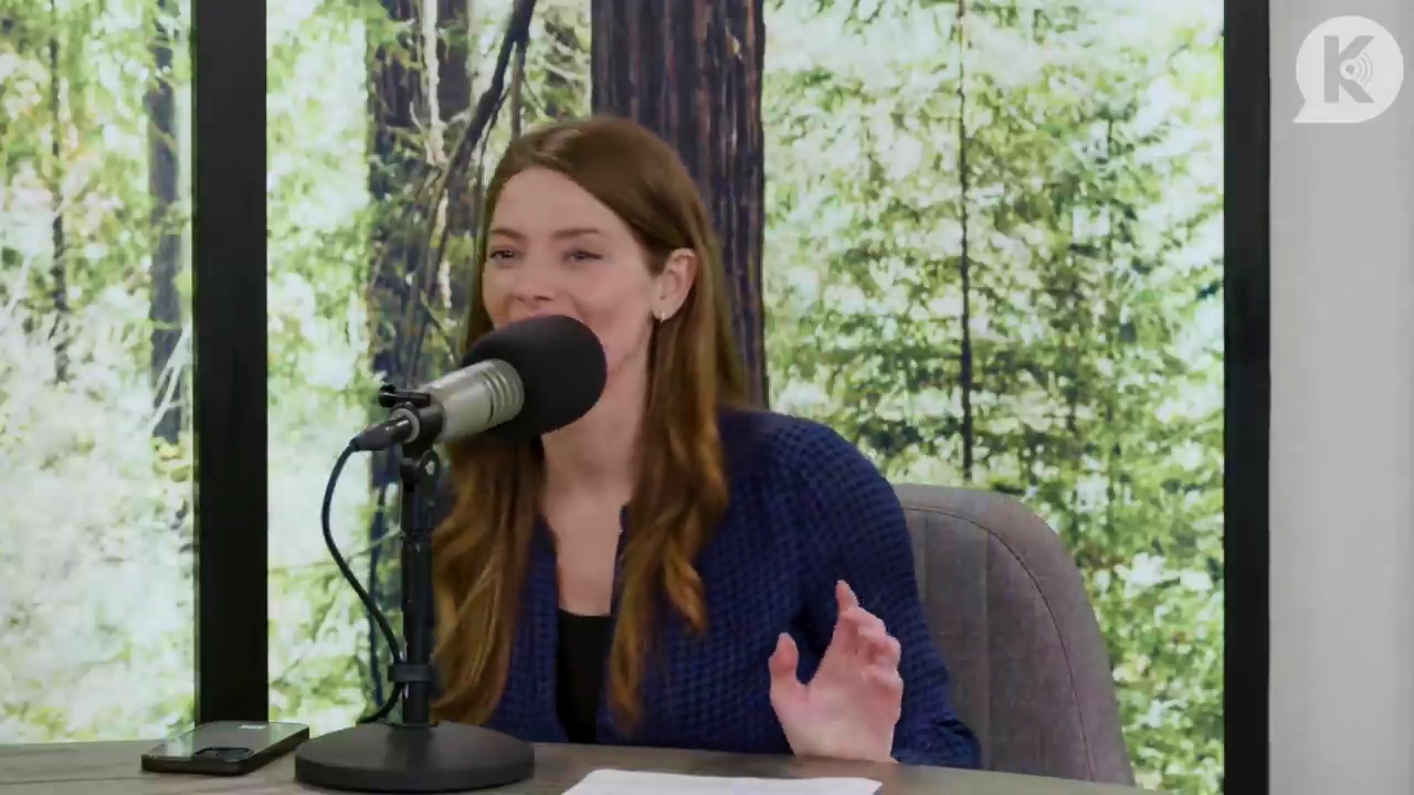 Ashley-Greene-dot-nl_TheTwilightEffectPostcast-Aflevering9NewMoonRewatchPart3of3-1346.jpg Ashley-Greene-dot-nl_TheTwilightEffectPostcast-Aflevering9NewMoonRewatchPart3of3-1346.jpg