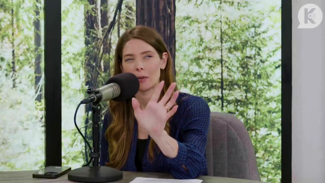 Ashley-Greene-dot-nl_TheTwilightEffectPostcast-Aflevering9NewMoonRewatchPart3of3-1353.jpg Ashley-Greene-dot-nl_TheTwilightEffectPostcast-Aflevering9NewMoonRewatchPart3of3-1353.jpg