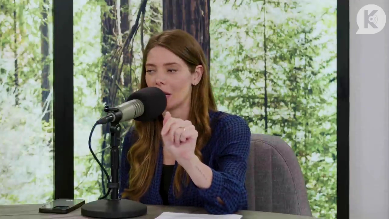 Ashley-Greene-dot-nl_TheTwilightEffectPostcast-Aflevering9NewMoonRewatchPart3of3-1354.jpg Ashley-Greene-dot-nl_TheTwilightEffectPostcast-Aflevering9NewMoonRewatchPart3of3-1354.jpg