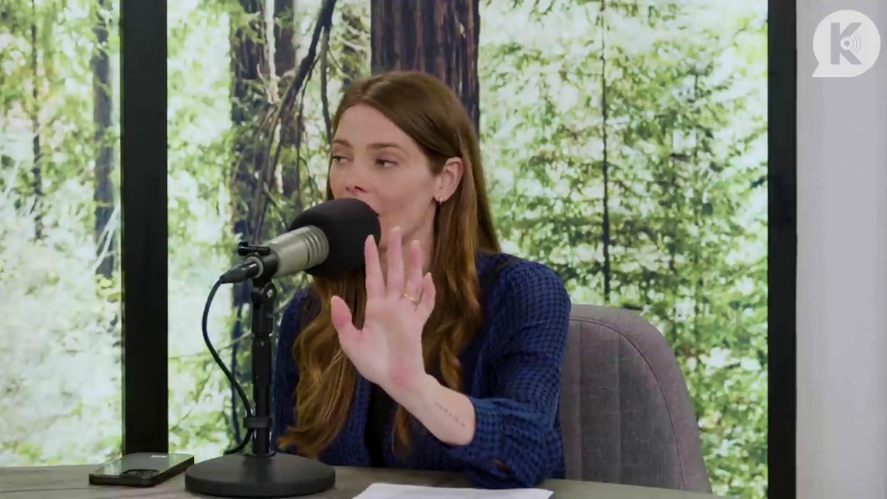 Ashley-Greene-dot-nl_TheTwilightEffectPostcast-Aflevering9NewMoonRewatchPart3of3-1359.jpg Ashley-Greene-dot-nl_TheTwilightEffectPostcast-Aflevering9NewMoonRewatchPart3of3-1359.jpg