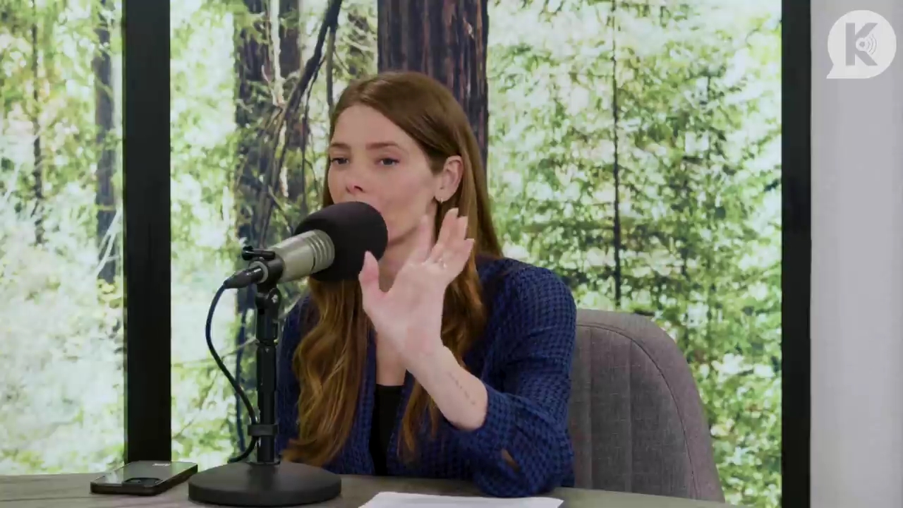 Ashley-Greene-dot-nl_TheTwilightEffectPostcast-Aflevering9NewMoonRewatchPart3of3-1366.jpg Ashley-Greene-dot-nl_TheTwilightEffectPostcast-Aflevering9NewMoonRewatchPart3of3-1366.jpg