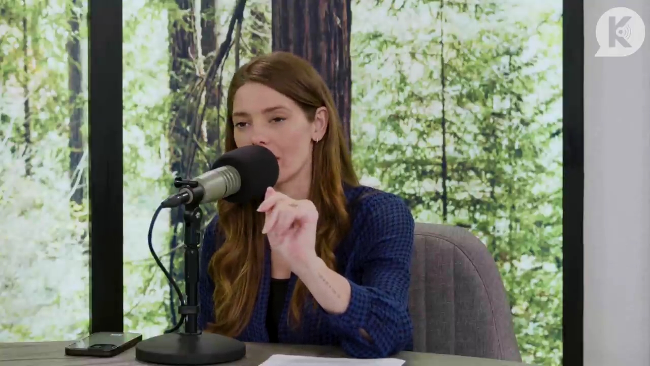 Ashley-Greene-dot-nl_TheTwilightEffectPostcast-Aflevering9NewMoonRewatchPart3of3-1368.jpg Ashley-Greene-dot-nl_TheTwilightEffectPostcast-Aflevering9NewMoonRewatchPart3of3-1368.jpg